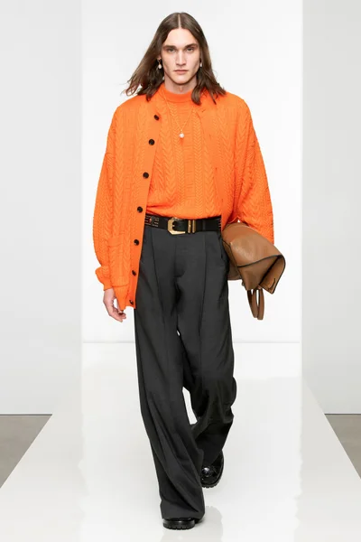 Look 10